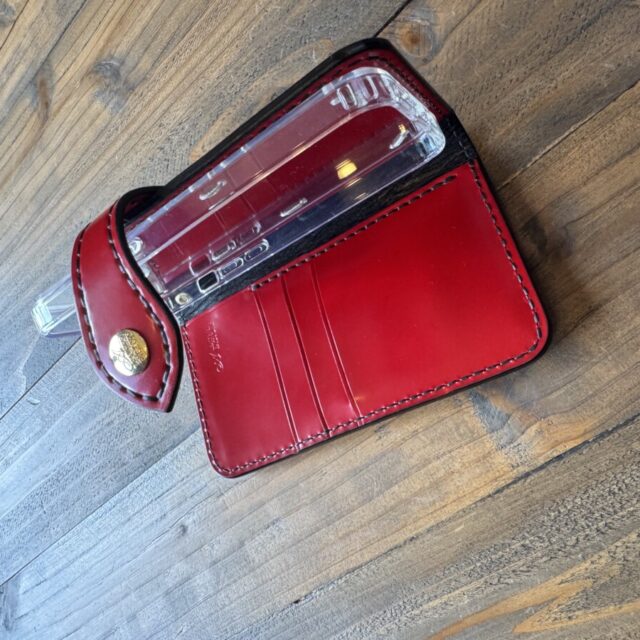 赤いコードバン スマホケース image