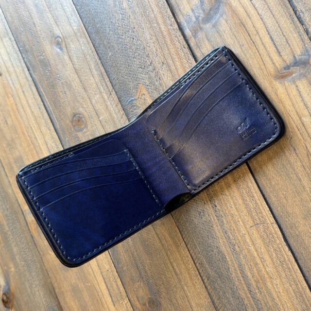 お札が多く入るショートウォレット image