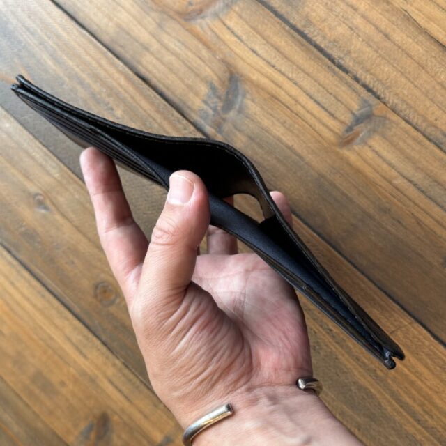 お札が多く入るショートウォレット image