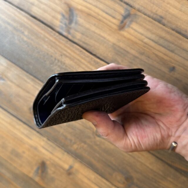 お札が多く入るショートウォレット image