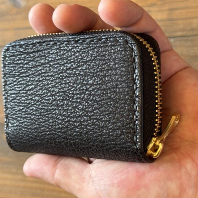 サメ革 カードも入るラウンドジップ キーケース image