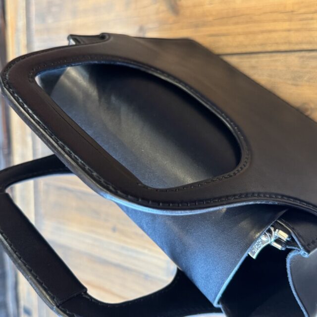 △をイメージしたトートバッグ image