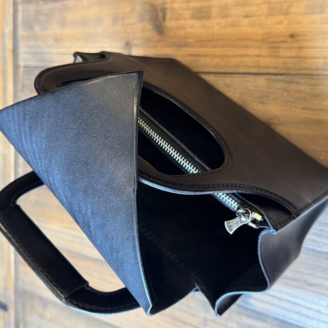 △をイメージしたトートバッグ image