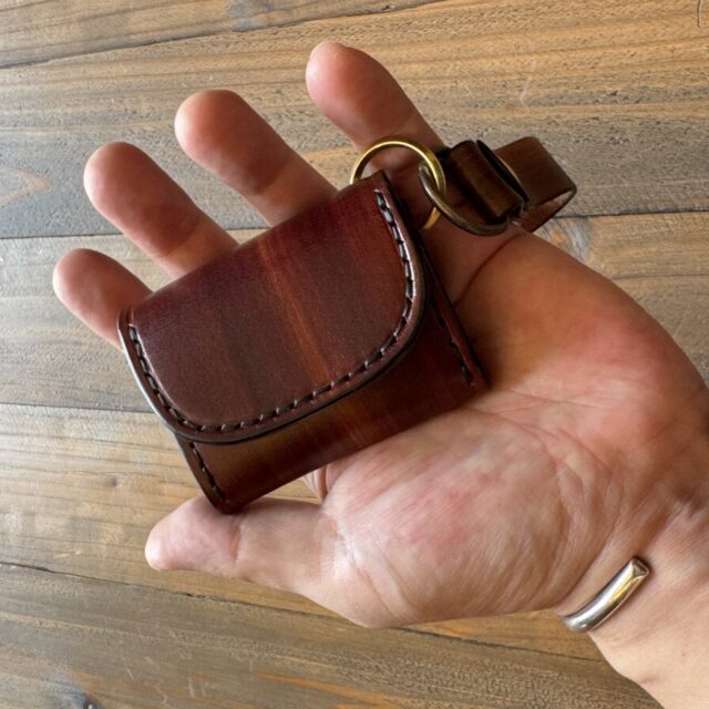 小振りなコインケース image