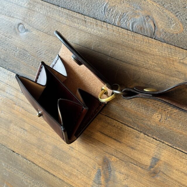 小振りなコインケース image