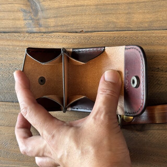 小振りなコインケース image