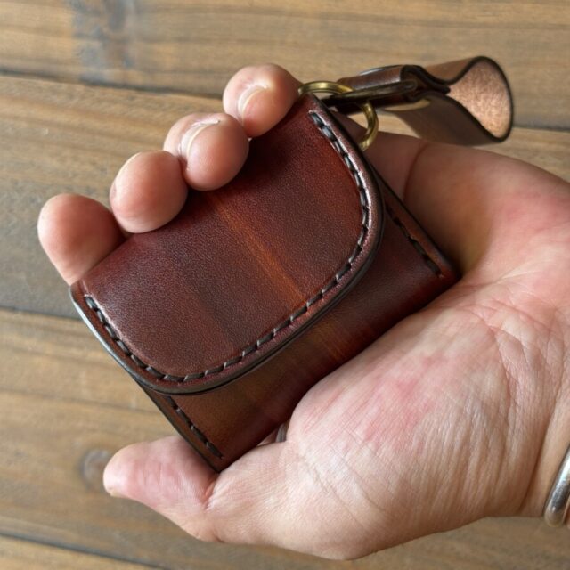 小振りなコインケース image