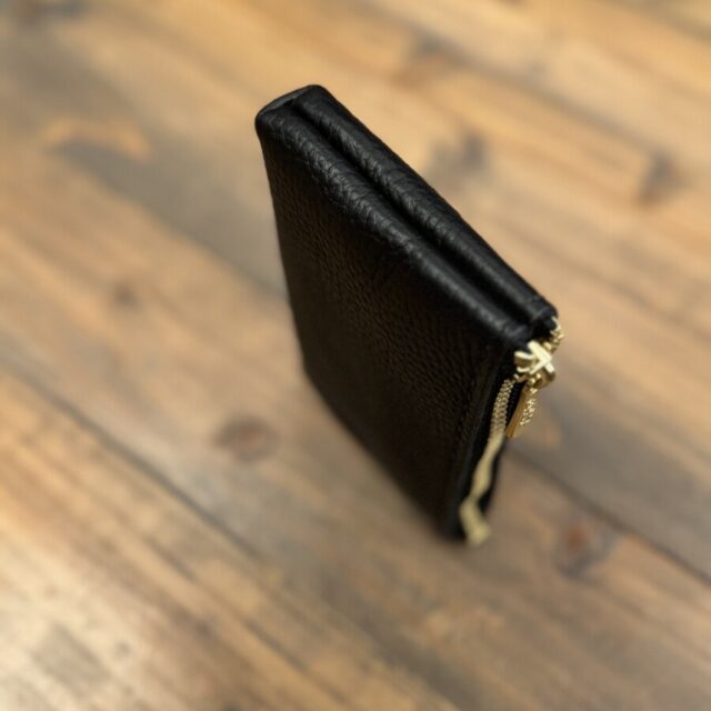 マルチに使えるポーチ型ウォレット image