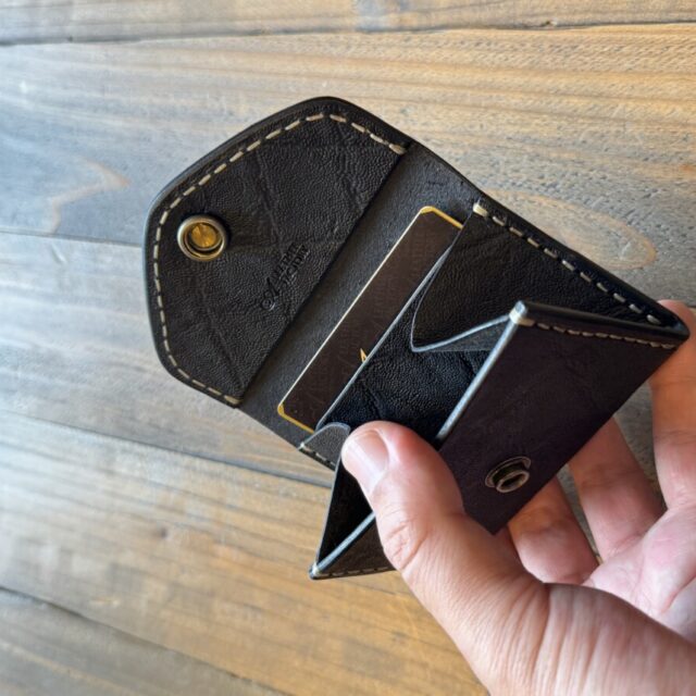 エレファント型押し コインカードケース image