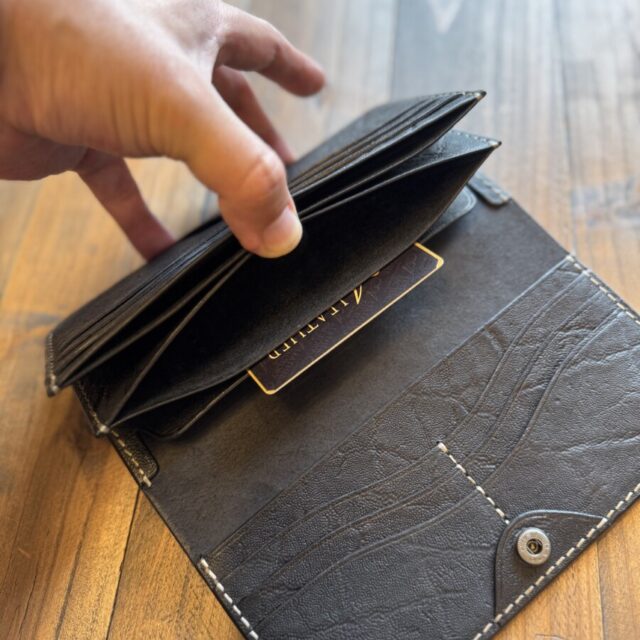 エレファント型押し 長財布 カード追加 image