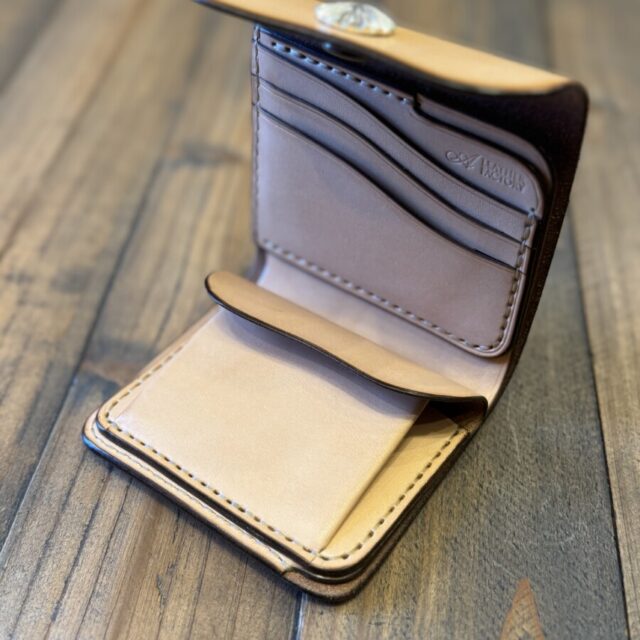 右利きの方に使い易い、コンパクトウォレット image