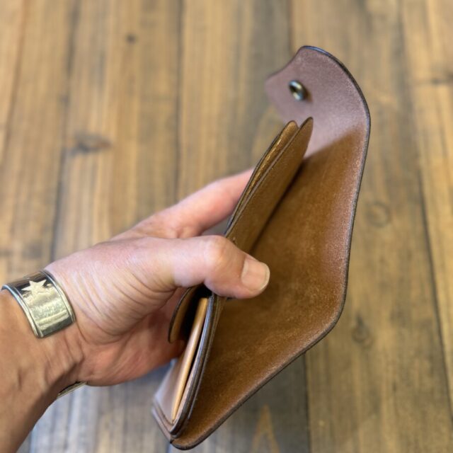 右利きの方に使い易い、コンパクトウォレット image