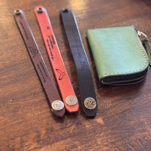 オーダーブレスレットとL時ファスナーコンパクトウォレット